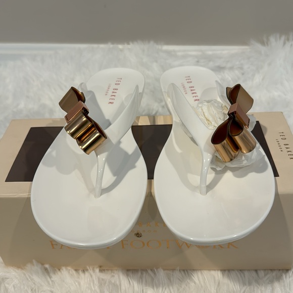 NWT- Ted Baker White Suszie Flip Flop- Size 8 US/ 39 EU - Picture 5 of 8